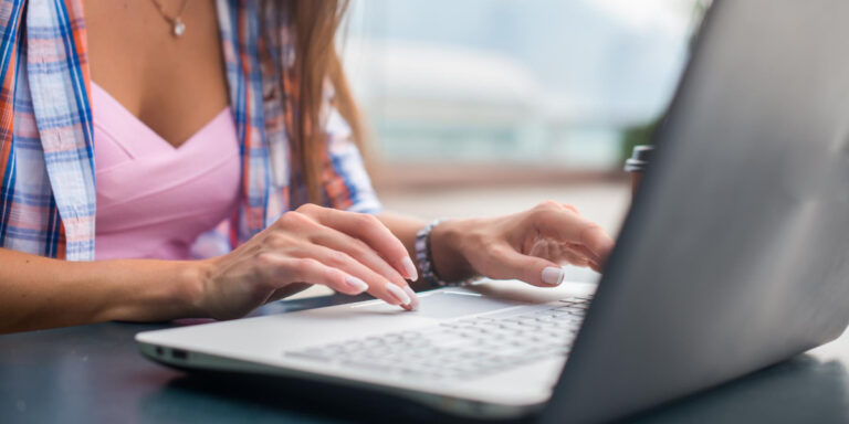 Blog writer 1200x600 px